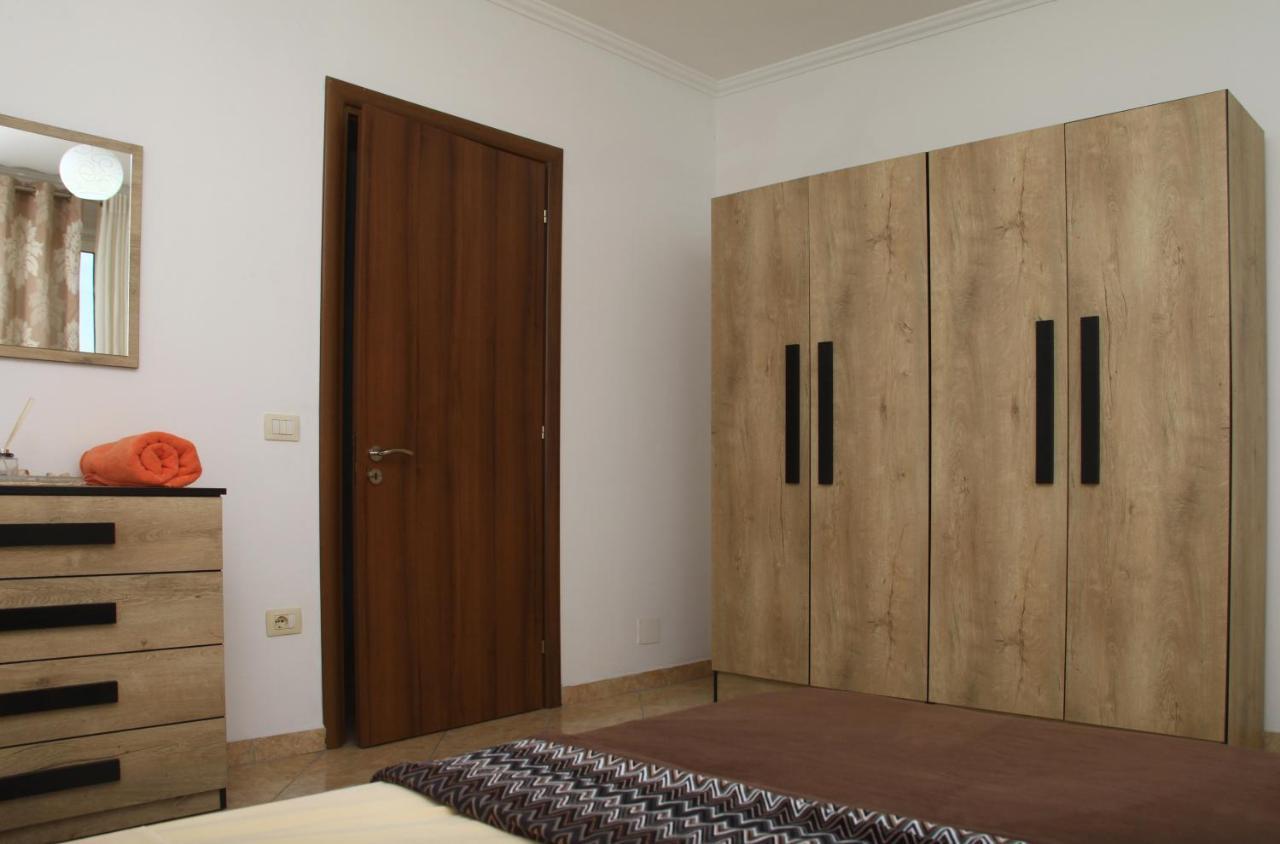 Beautiful Apartment At Port Side! Durrës Buitenkant foto